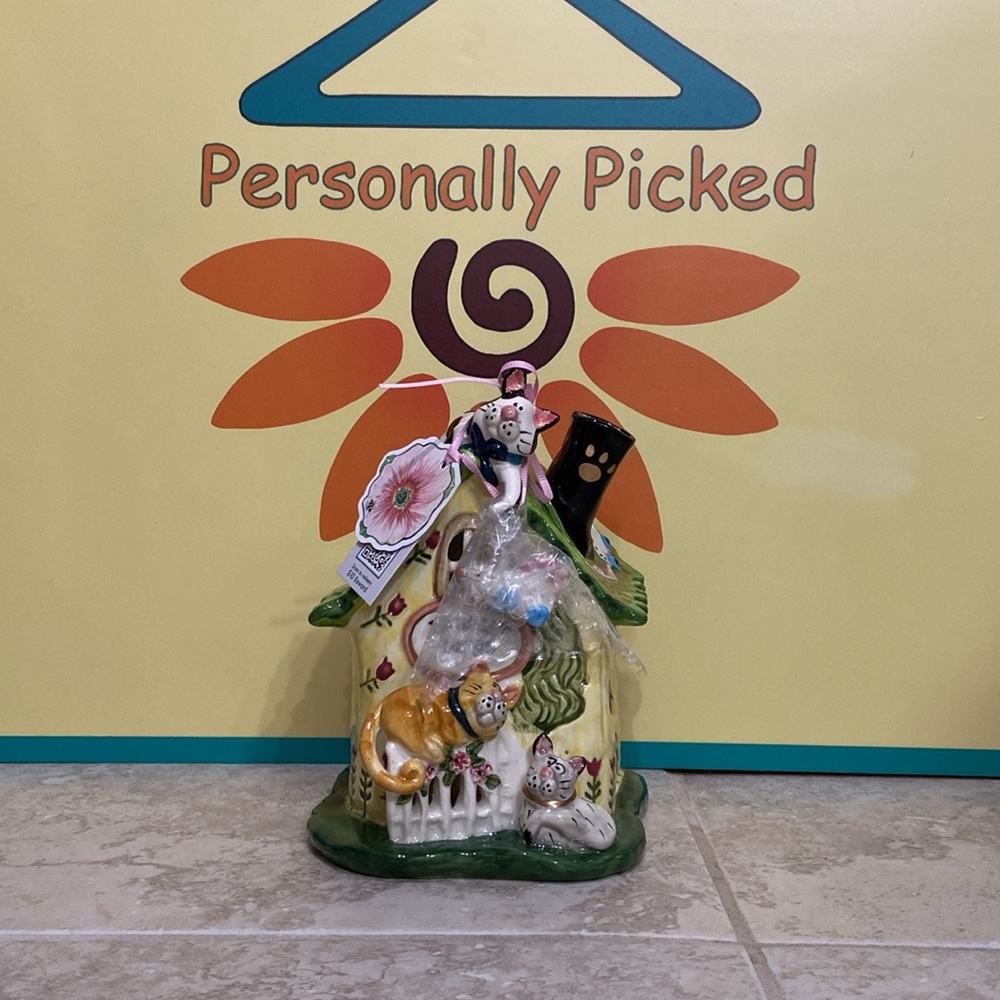 Blue Sky Clayworks “LAZY CAT LOUNGE” Candle House